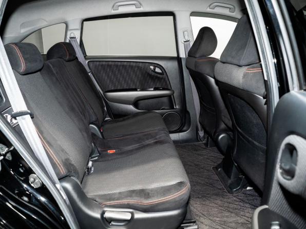 Honda Stream II Рестайлинг с пробегом 2011 года, цена 1 380 000 рублей, 84500 км, компактвэн, Автокод Объявления
