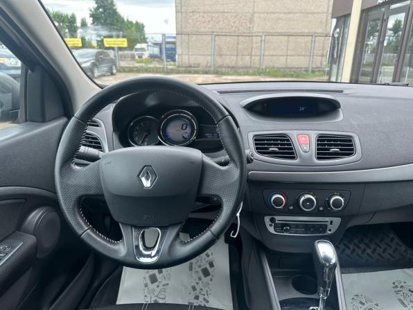 Renault Fluence I Рестайлинг с пробегом 2014 года, цена 852 000 рублей, 148569 км, седан, Автокод Объявления