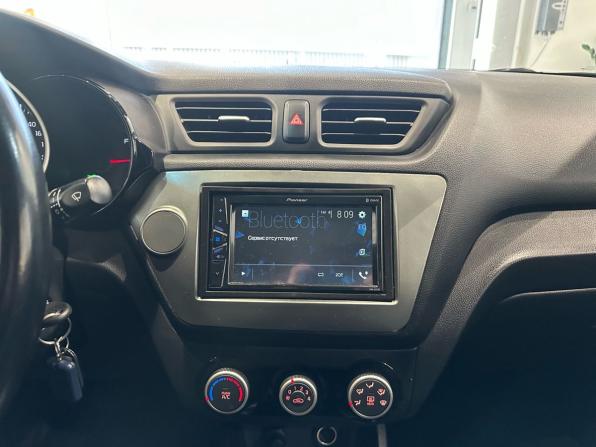 Kia Rio III Рестайлинг с пробегом 2015 года, цена 945 000 рублей, 100802 км, седан, Автокод Объявления