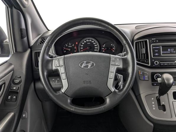 Hyundai H-1 II Рестайлинг 2 с пробегом 2019 года, цена 3 350 000 рублей, 74333 км, минивэн, Автокод Объявления
