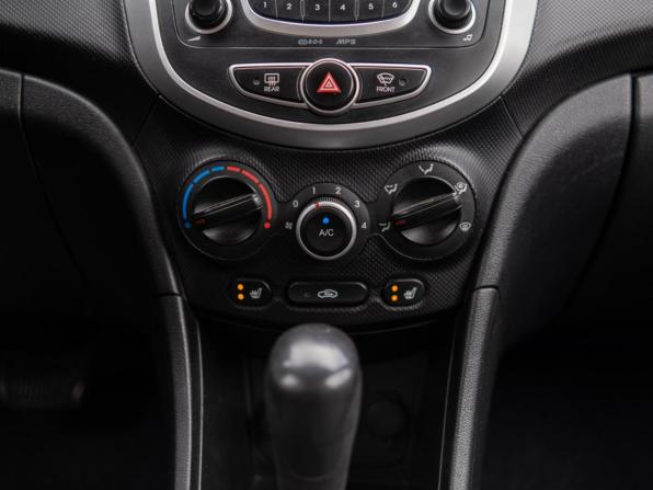 Hyundai Solaris I с пробегом 2013 года, цена 680 000 рублей, 233791 км, хэтчбек, Автокод Объявления