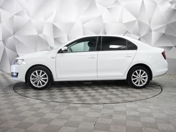 Skoda Rapid I Рестайлинг с пробегом 2019 года, цена 1 421 000 рублей, 117000 км, лифтбек, Автокод Объявления