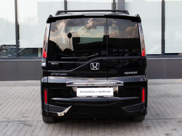 Honda Stepwgn V Рестайлинг с пробегом 2017 года, цена 2 275 000 рублей, 123186 км, минивэн, Автокод Объявления