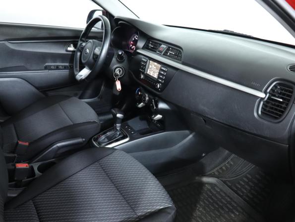 Kia Rio IV с пробегом 2019 года, цена 1 589 000 рублей, 33243 км, хэтчбек, Автокод Объявления