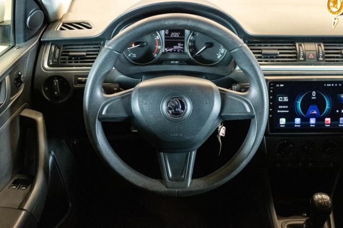 Skoda Rapid I с пробегом 2015 года, цена 900 000 рублей, 168306 км, лифтбек, Автокод Объявления