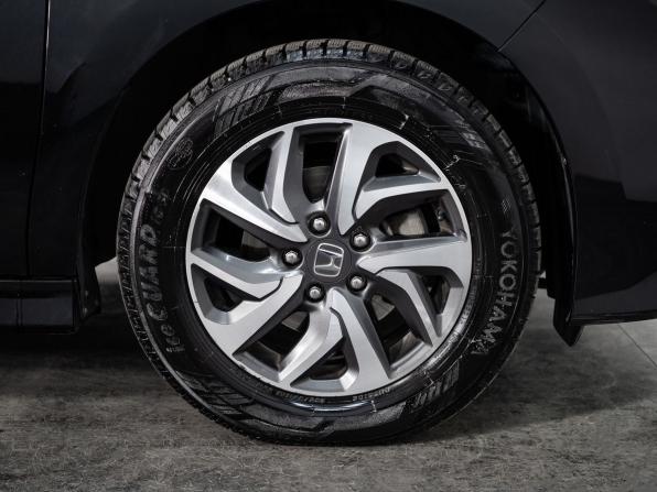 Honda Stepwgn V с пробегом 2016 года, цена 1 700 000 рублей, 207567 км, минивэн, Автокод Объявления
