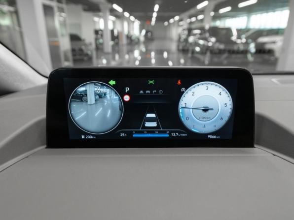 Hyundai Staria I с пробегом 2025 года, цена 8 050 000 рублей, 9570 км, минивэн, Автокод Объявления