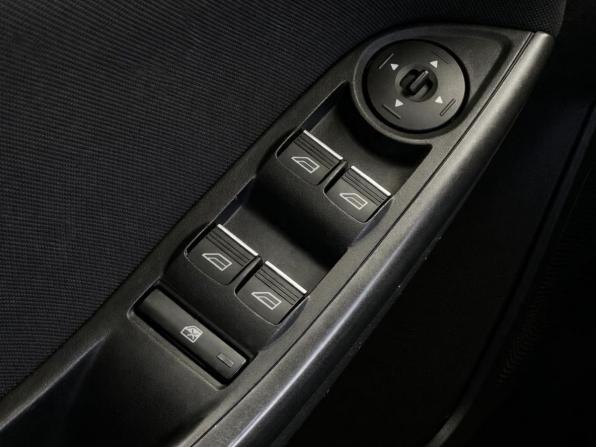 Ford Focus III Рестайлинг с пробегом 2017 года, цена 1 077 000 рублей, 134038 км, хэтчбек, Автокод Объявления