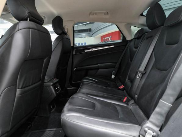 Ford Mondeo V с пробегом 2017 года, цена 1 950 000 рублей, 95101 км, седан, Автокод Объявления