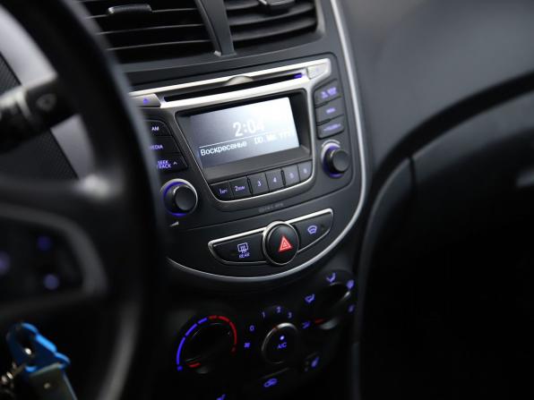 Hyundai Solaris I Рестайлинг с пробегом 2015 года, цена 950 000 рублей, 152098 км, седан, Автокод Объявления