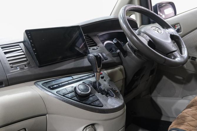 Toyota ISis I Рестайлинг с пробегом 2008 года, цена 1 169 000 рублей, 152000 км, компактвэн, Автокод Объявления
