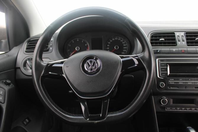 Volkswagen Polo V Рестайлинг с пробегом 2017 года, цена 1 110 000 рублей, 69000 км, седан, Автокод Объявления