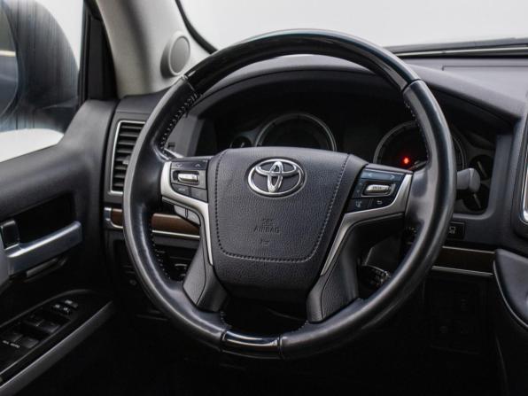 Toyota Land Cruiser 200 Series Рестайлинг 2 с пробегом 2017 года, цена 6 277 000 рублей, 127337 км, внедорожник, Автокод Объявления