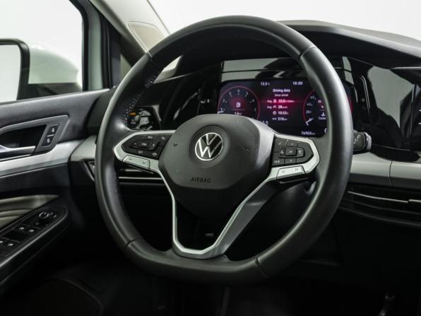 Volkswagen Golf VIII с пробегом 2022 года, цена 2 699 000 рублей, 76870 км, хэтчбек, Автокод Объявления