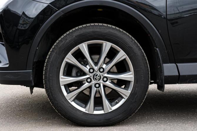 Toyota RAV4 IV (XA40) Рестайлинг с пробегом 2015 года, цена 2 499 000 рублей, 117481 км, внедорожник, Автокод Объявления
