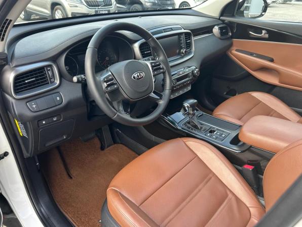 Kia Sorento III Prime Рестайлинг с пробегом 2017 года, цена 2 520 000 рублей, 143000 км, внедорожник, Автокод Объявления