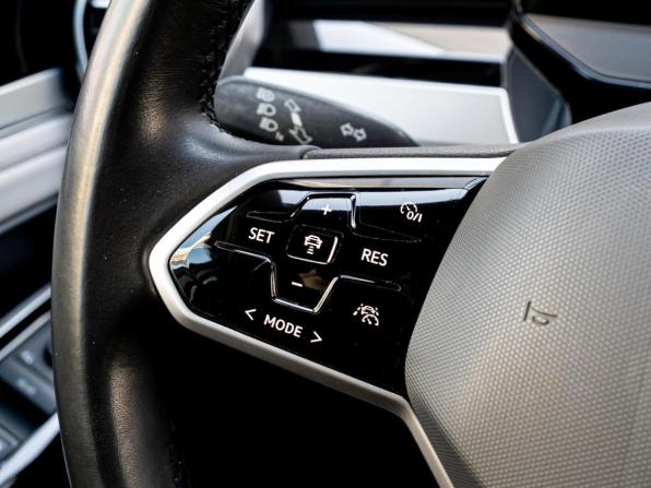 Volkswagen ID.6 с пробегом 2022 года, цена 3 600 000 рублей, 36544 км, внедорожник, Автокод Объявления