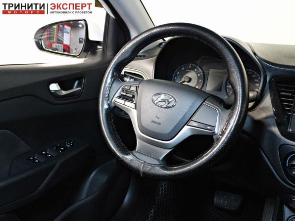 Hyundai Solaris II Рестайлинг с пробегом 2021 года, цена 1 557 000 рублей, 138892 км, седан, Автокод Объявления