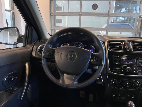 Renault Logan II с пробегом 2015 года, цена 680 000 рублей, 151813 км, седан, Автокод Объявления