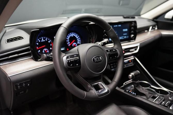 Kia K5 III с пробегом 2020 года, цена 2 255 000 рублей, 122000 км, седан, Автокод Объявления
