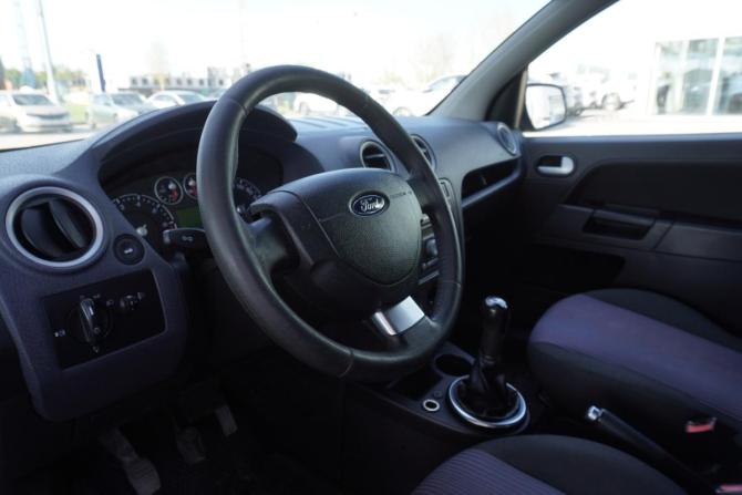 Ford Fusion I Рестайлинг с пробегом 2009 года, цена 390 000 рублей, 195809 км, хэтчбек, Автокод Объявления
