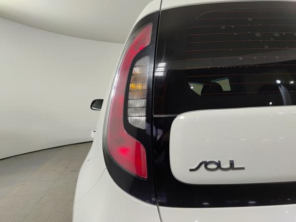 Kia Soul II Рестайлинг с пробегом 2018 года, цена 1 450 000 рублей, 127309 км, хэтчбек, Автокод Объявления