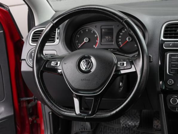 Volkswagen Polo V Рестайлинг с пробегом 2017 года, цена 1 198 000 рублей, 79814 км, седан, Автокод Объявления