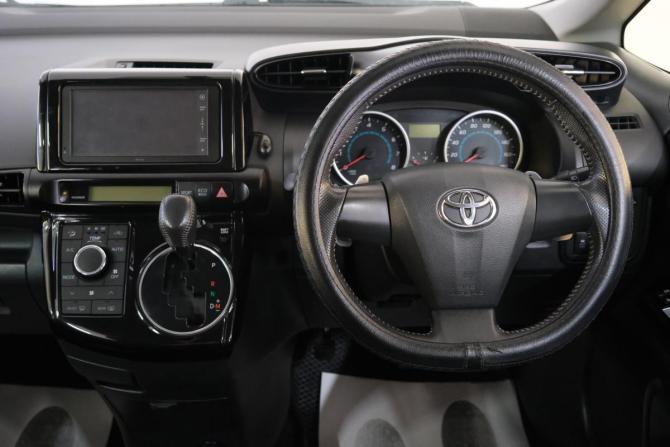 Toyota Wish II Рестайлинг с пробегом 2012 года, цена 1 469 000 рублей, 101945 км, минивэн, Автокод Объявления