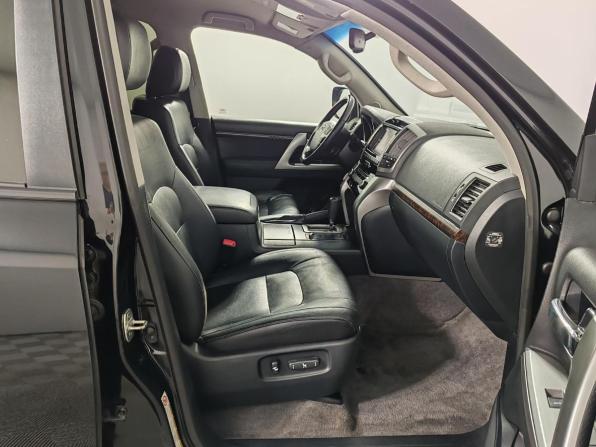 Toyota Land Cruiser 200 Series Рестайлинг 1 с пробегом 2013 года, цена 3 649 000 рублей, 275286 км, внедорожник, Автокод Объявления