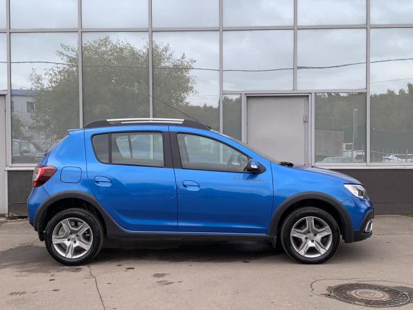 Renault Sandero II Рестайлинг с пробегом 2021 года, цена 1 299 000 рублей, 68000 км, хэтчбек, Автокод Объявления