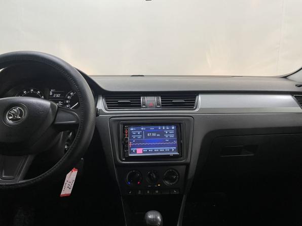 Skoda Rapid I с пробегом 2015 года, цена 925 000 рублей, 168053 км, лифтбек, Автокод Объявления