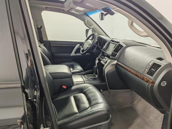 Toyota Land Cruiser 200 Series Рестайлинг 1 с пробегом 2015 года, цена 4 449 000 рублей, 172494 км, внедорожник, Автокод Объявления
