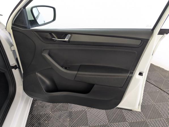 Skoda Rapid II с пробегом 2022 года, цена 1 740 000 рублей, 50751 км, лифтбек, Автокод Объявления