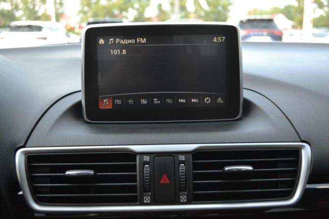 Mazda 3 III (BM) с пробегом 2015 года, цена 1 450 000 рублей, 150251 км, седан, Автокод Объявления