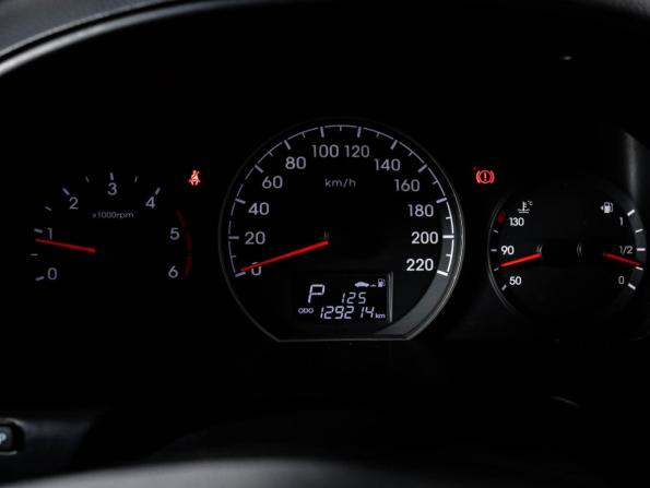 Hyundai H-1 II Рестайлинг с пробегом 2015 года, цена 2 400 000 рублей, 129213 км, минивэн, Автокод Объявления