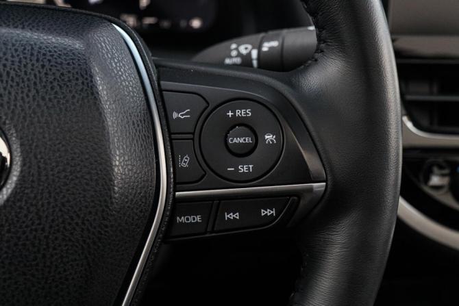 Toyota Camry VIII (XV70) Рестайлинг с пробегом 2023 года, цена 3 850 000 рублей, 21600 км, седан, Автокод Объявления