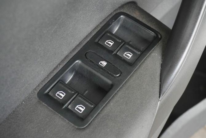 Volkswagen Polo V с пробегом 2012 года, цена 650 000 рублей, 251191 км, седан, Автокод Объявления