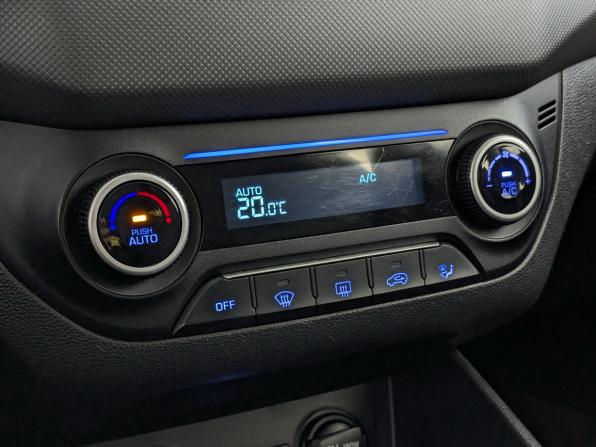Hyundai Creta I Рестайлинг с пробегом 2021 года, цена 1 850 000 рублей, 136263 км, внедорожник, Автокод Объявления