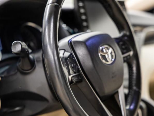 Toyota Camry VIII (XV70) Рестайлинг с пробегом 2021 года, цена 3 250 000 рублей, 55858 км, седан, Автокод Объявления