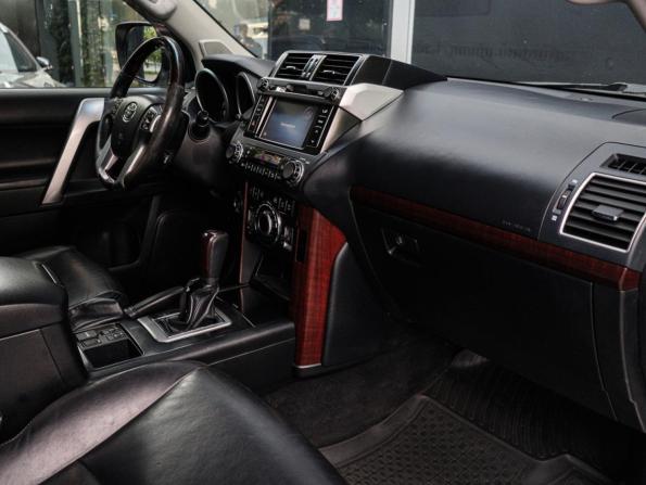 Toyota Land Cruiser Prado 150 Series Рестайлинг 1 с пробегом 2013 года, цена 2 980 000 рублей, 231916 км, внедорожник, Автокод Объявления