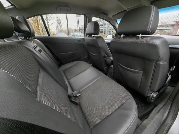 Opel Astra H Рестайлинг с пробегом 2008 года, цена 399 000 рублей, 306031 км, седан, Автокод Объявления
