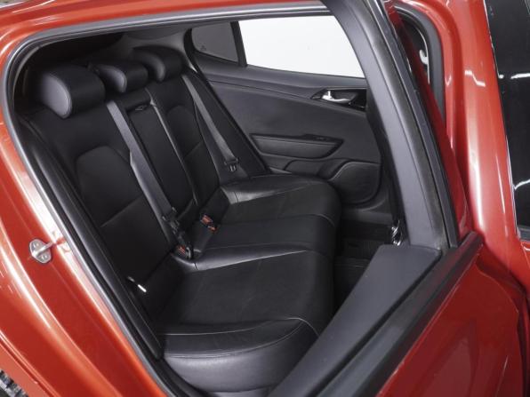 Kia Stinger I с пробегом 2018 года, цена 2 230 000 рублей, 99801 км, лифтбек, Автокод Объявления