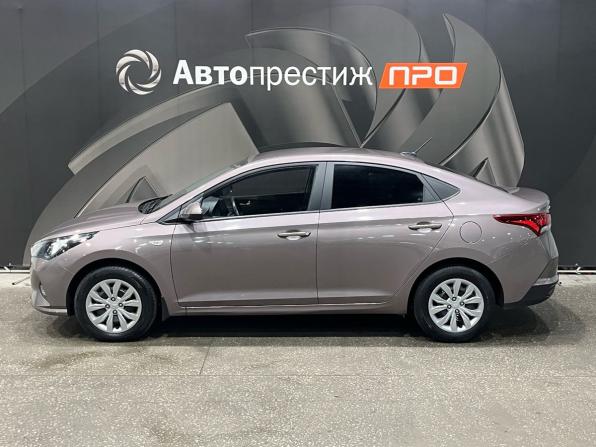 Hyundai Solaris II Рестайлинг с пробегом 2021 года, цена 1 690 000 рублей, 44900 км, седан, Автокод Объявления