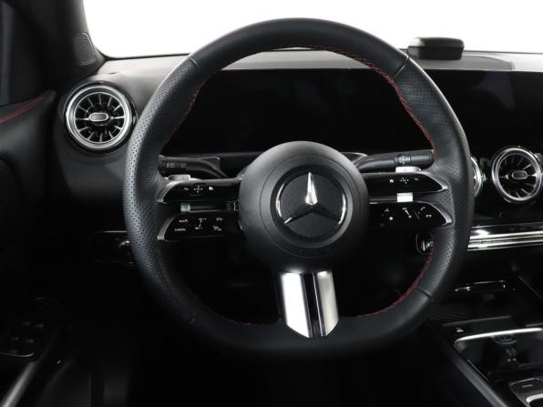 Mercedes-Benz GLB I (X247) Рестайлинг с пробегом 2024 года, цена 6 499 000 рублей, 3633 км, внедорожник, Автокод Объявления