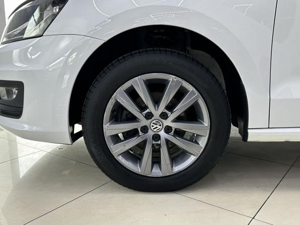 Volkswagen Polo V Рестайлинг с пробегом 2019 года, цена 1 095 000 рублей, 124461 км, седан, Автокод Объявления