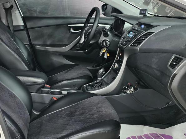 Hyundai Elantra V (MD) Рестайлинг с пробегом 2015 года, цена 1 165 000 рублей, 193600 км, седан, Автокод Объявления