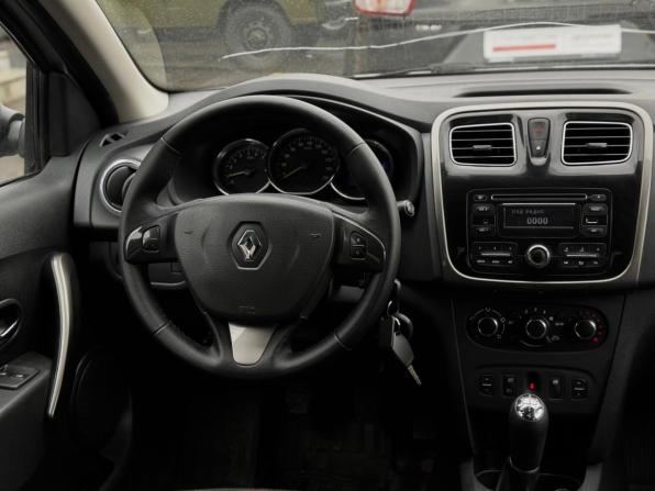 Renault Logan II с пробегом 2015 года, цена 479 000 рублей, 331986 км, седан, Автокод Объявления