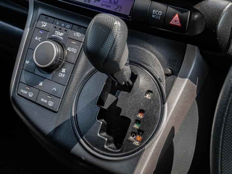 Toyota Wish II Рестайлинг Краснодар  - изображение 16
