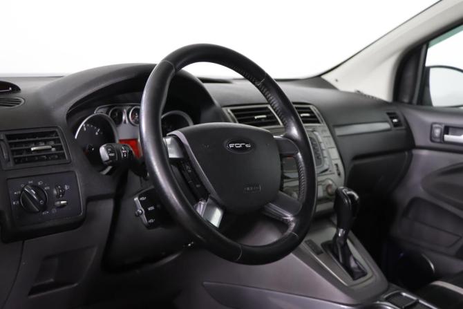 Ford Kuga I с пробегом 2012 года, цена 699 990 рублей, 241180 км, внедорожник, Автокод Объявления