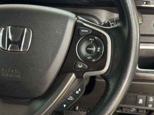 Honda Stepwgn V с пробегом 2015 года, цена 1 935 000 рублей, 124000 км, минивэн, Автокод Объявления